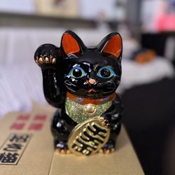 7.5'' Black Maneki Neko (Right Hand) Right Hand