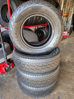 17 INCH TIRE  265/70R17 PIRELLI SCORPION