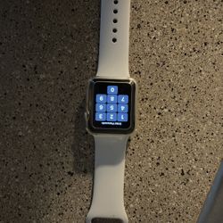 Apple Watch Series 3 Space White Aluminum 38mm Black Sport