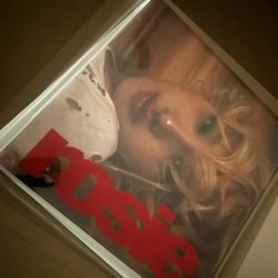 🎶 Rosé (BLACKPINK) Photobook Album – $30 (with 2 Photocards!)