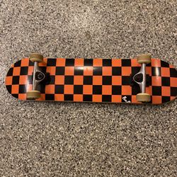 Complete Skateboard  Barely Used.