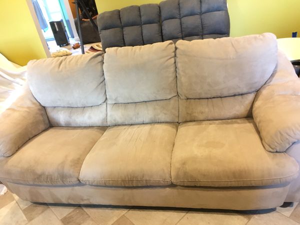 Natuzzi Microfiber Couch For In Virginia Beach Va Offerup