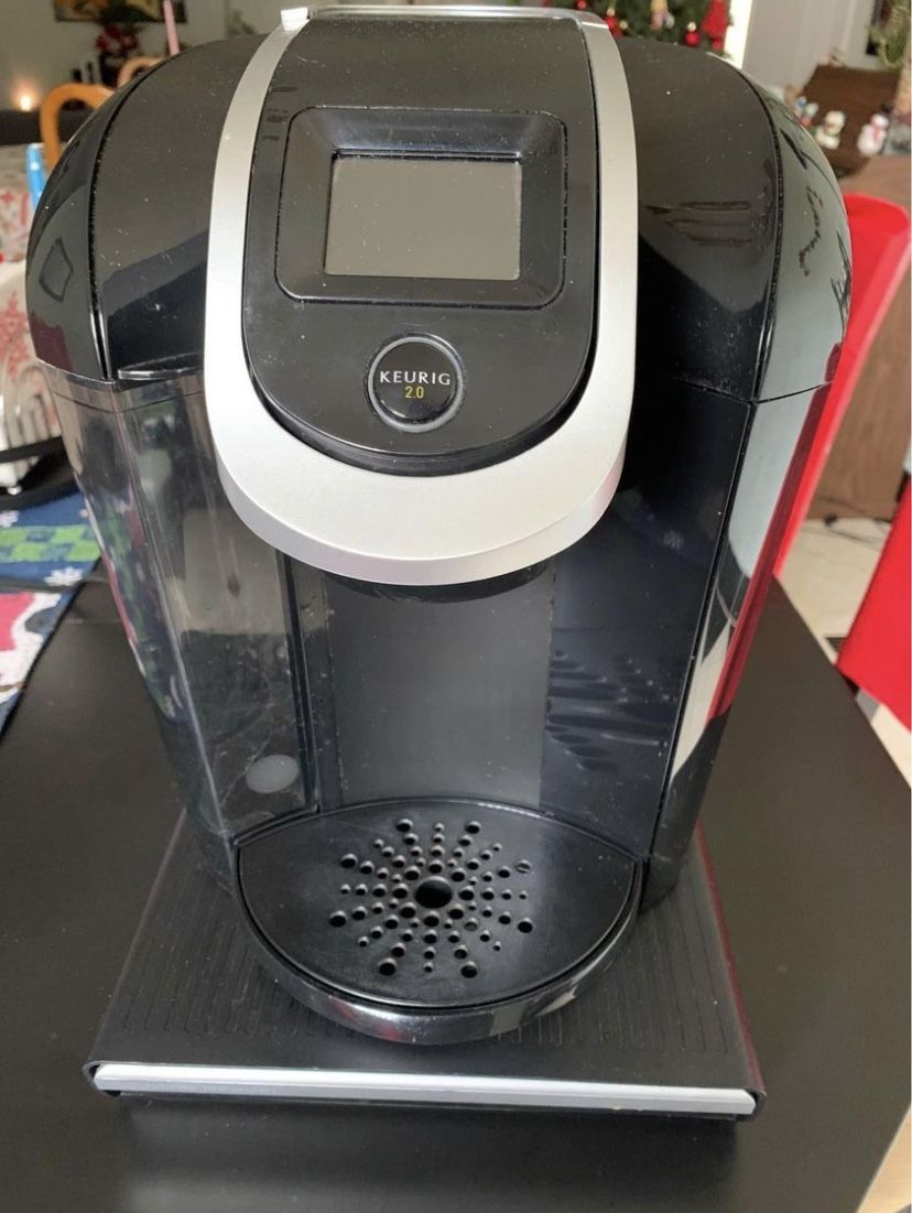 Keurig K300 2.0 Coffee Maker (Carafe And Pod Storage Included)