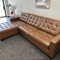 By Ashley/Brown Leather Sectional,Seccional, Couch// Delivery Available 