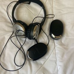 Bose Headphone And chargers