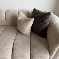 Lis Sand Boucle LAF 115" Sectional