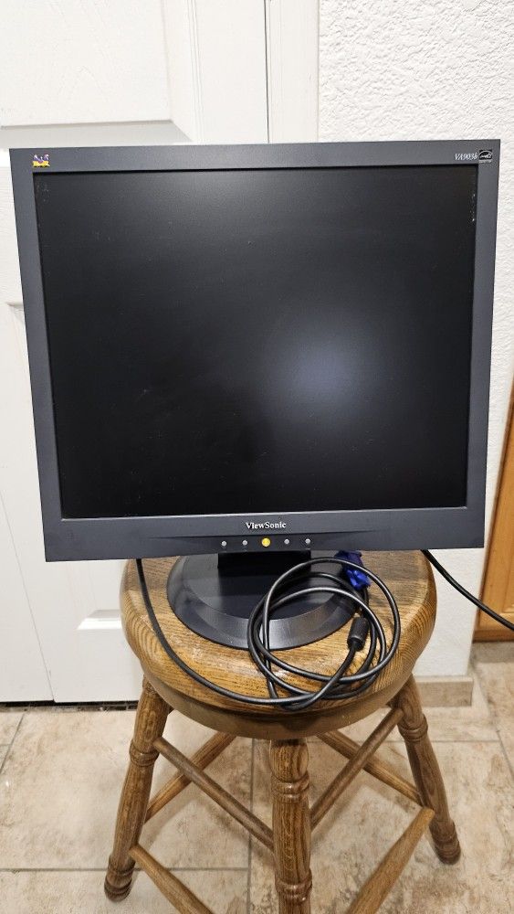 VIEWSONIC COMPUTER MONITOR MODEL VA903B 19 INCH