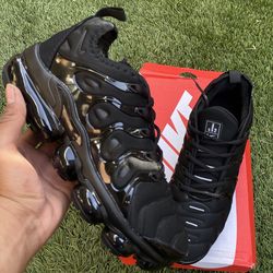 Triple black Vapor Max