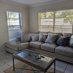 Beautiful Couch - LIKE NEW!! Needs To Go!