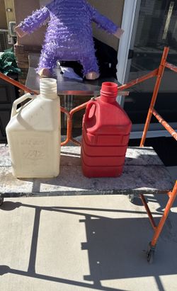 Fuel cans