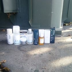 FACE MOISTURIZER AND SERUM