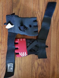 Everlast Kickboxing Gloves