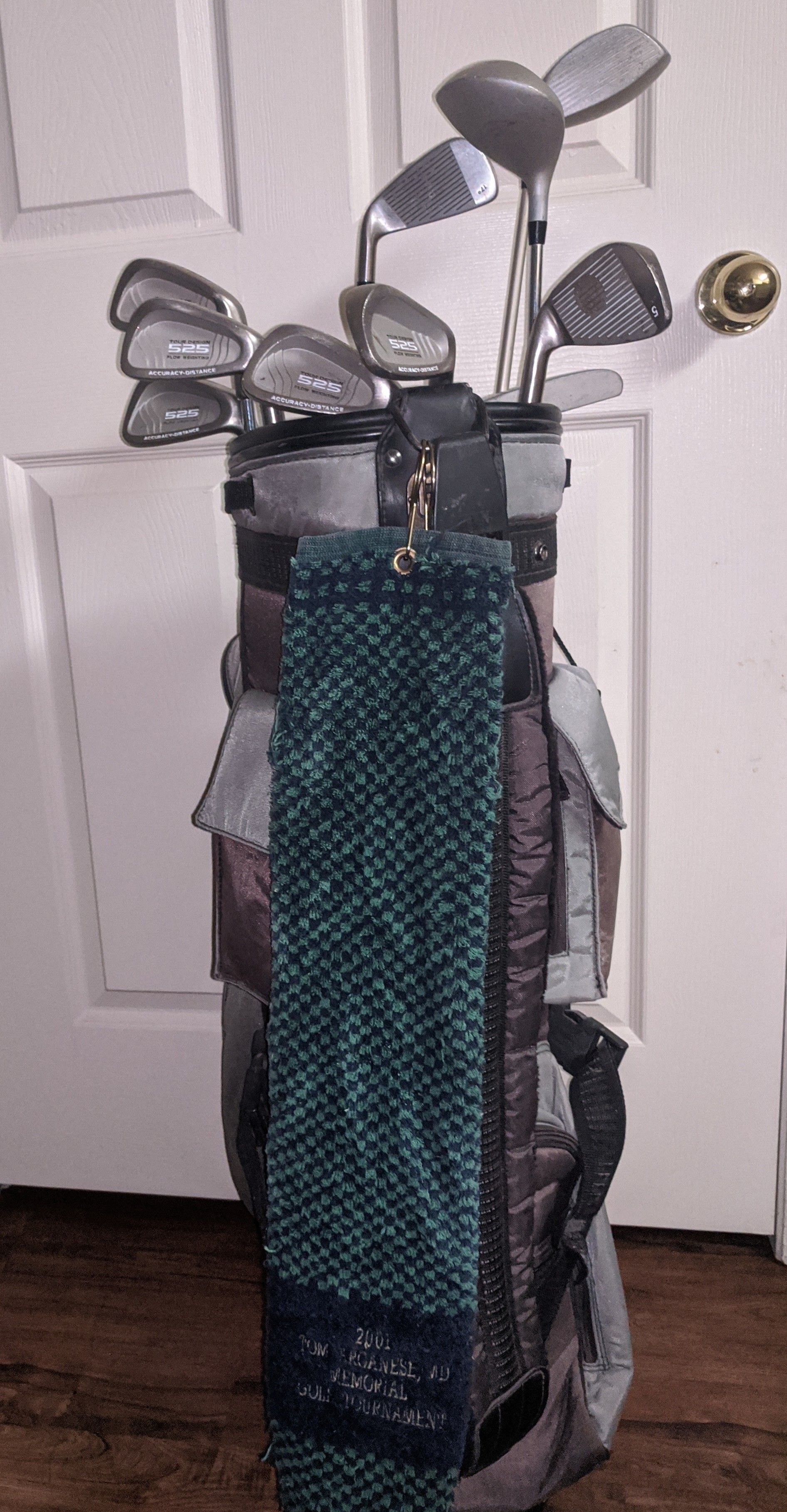 Daiwa golf bag with Knight golf clubs