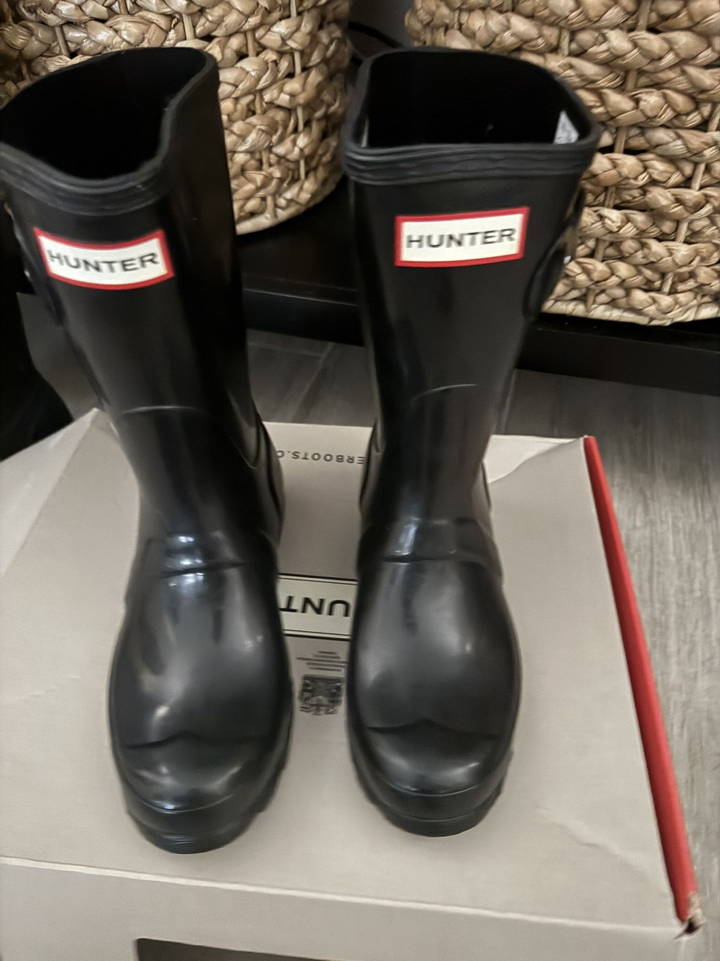 New Hunter Boots Size 6