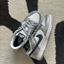 Nike Dunk Golden Gals