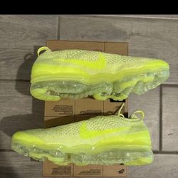 Nike Air Vapormax 2023 Volt Men's 10.5/ Women 12