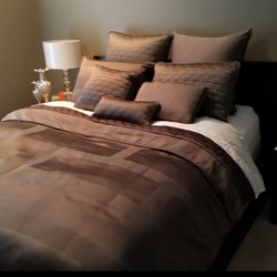 Like New Bed Frame With Nightstands 