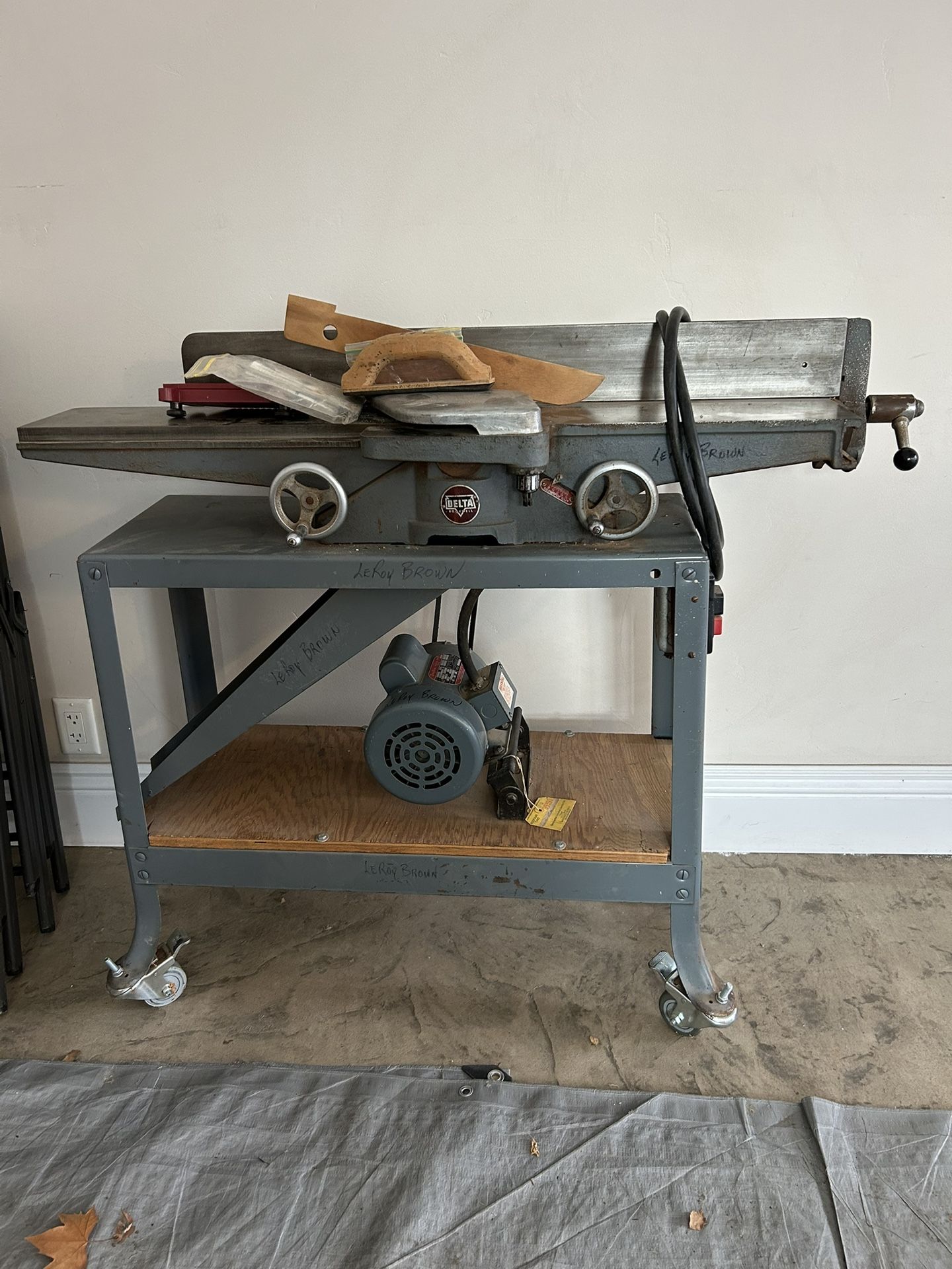 Delta Jointer With Wheels