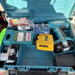 Makers Drill With Extra Battery And Box 