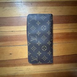 Louis vuitton hand purse (price negotiable 