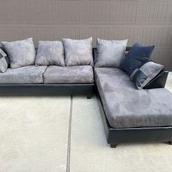 Beautiful Black Sectional Couch With Chaise Lounge