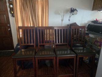 4 high chairs