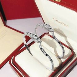 Fashionable Full Diamond Spotted Leopard Round Bracelet