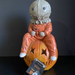 Trick R Treat Sam Sitting Statue LED