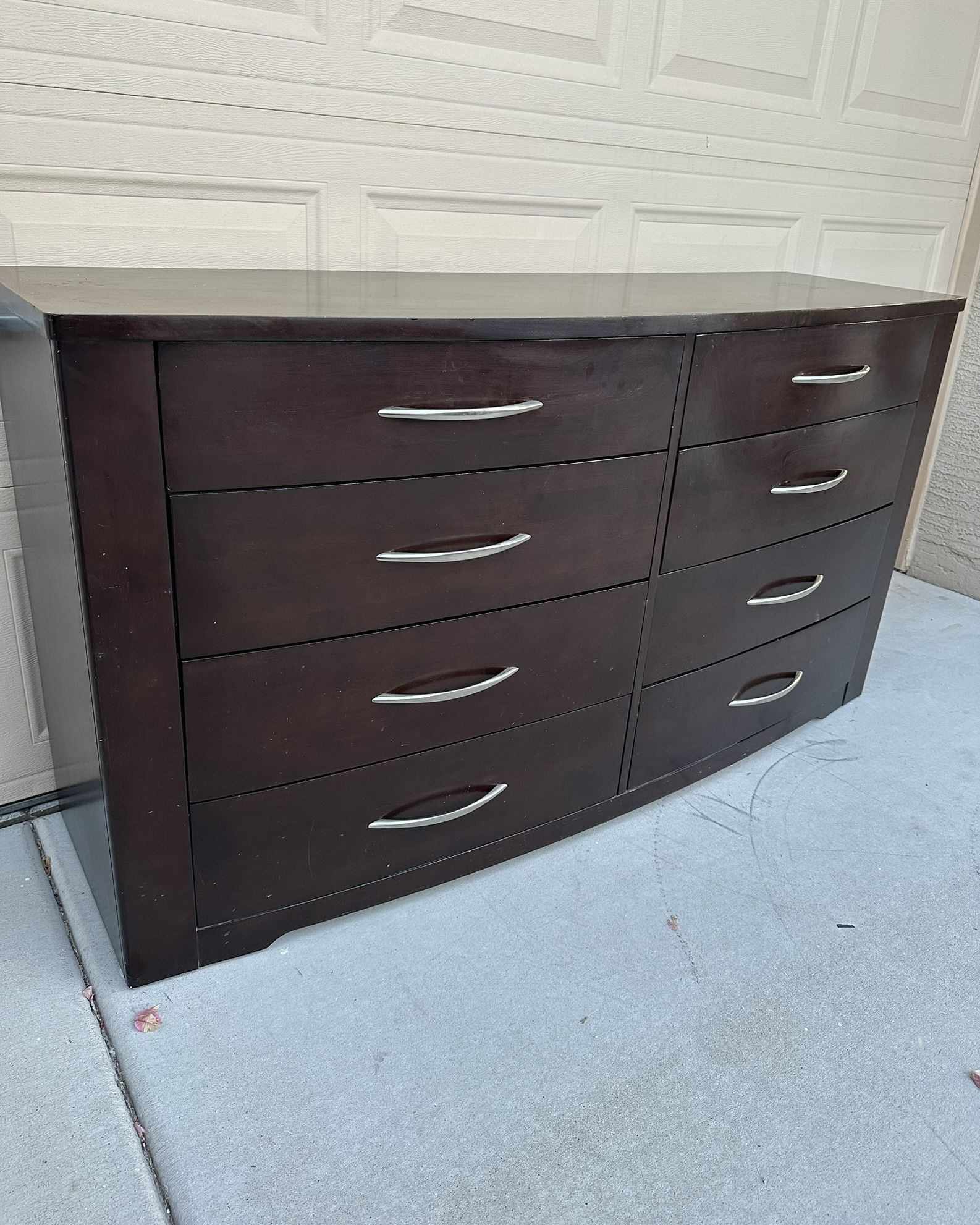 Dresser 8-Drawers