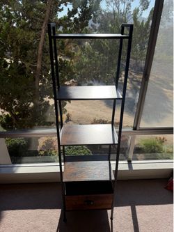 Ladder shelf