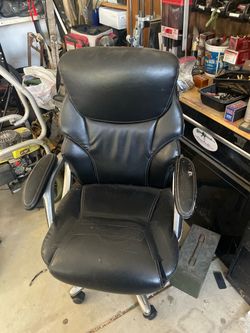 Black Leather Executive Office Chair