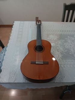 Almost new Yamaha 6 string classical guitar.