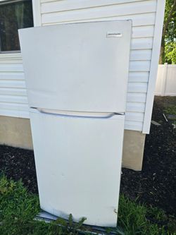 Frigidaire refrigerator