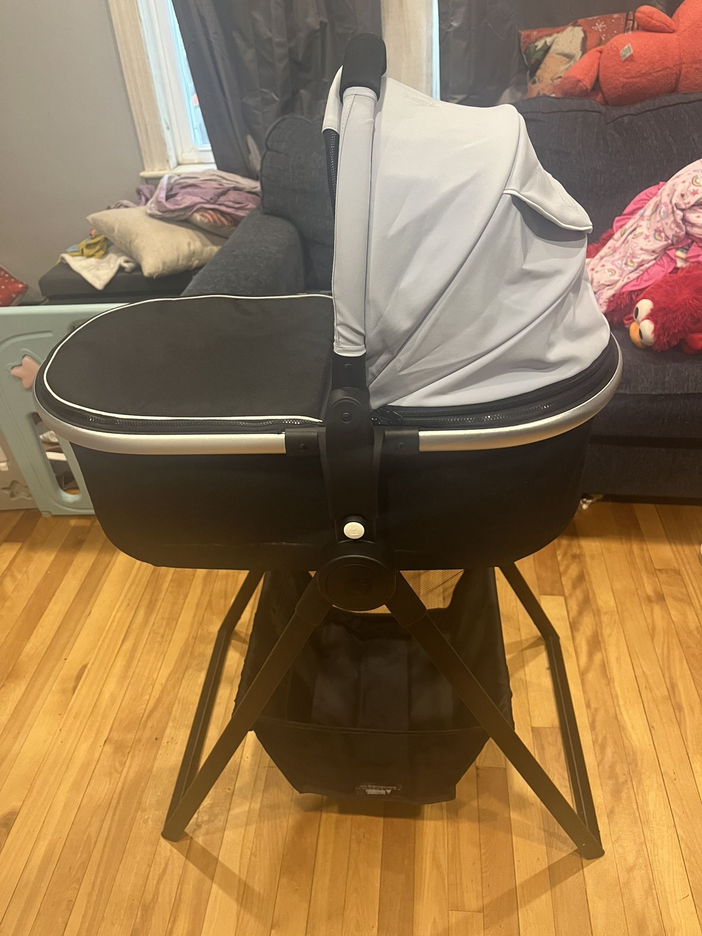 Mockingbird Bassinet And Stand 