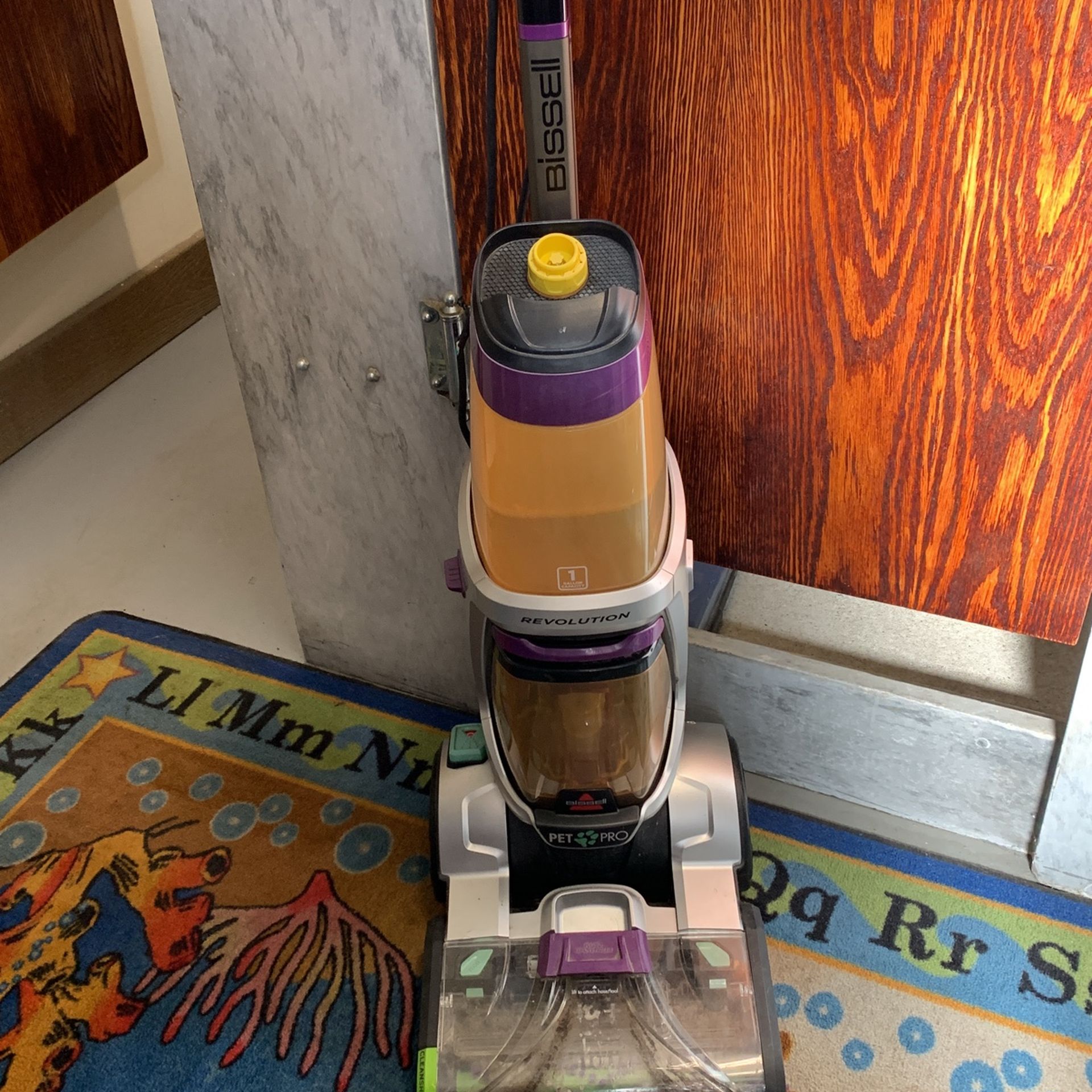 Bissell Pet Pro Revolution Rug Shampooer