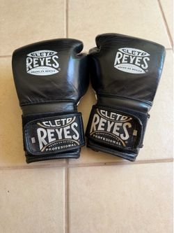 Cleto Reyes Boxing Gloves - 16 oz