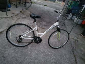 SCHWINN BIKE MEN OR WOMEN