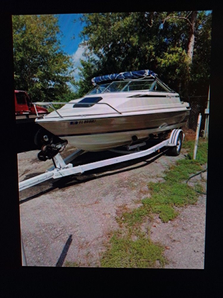 Bayliner Capri 1983 Cuddy Cabin