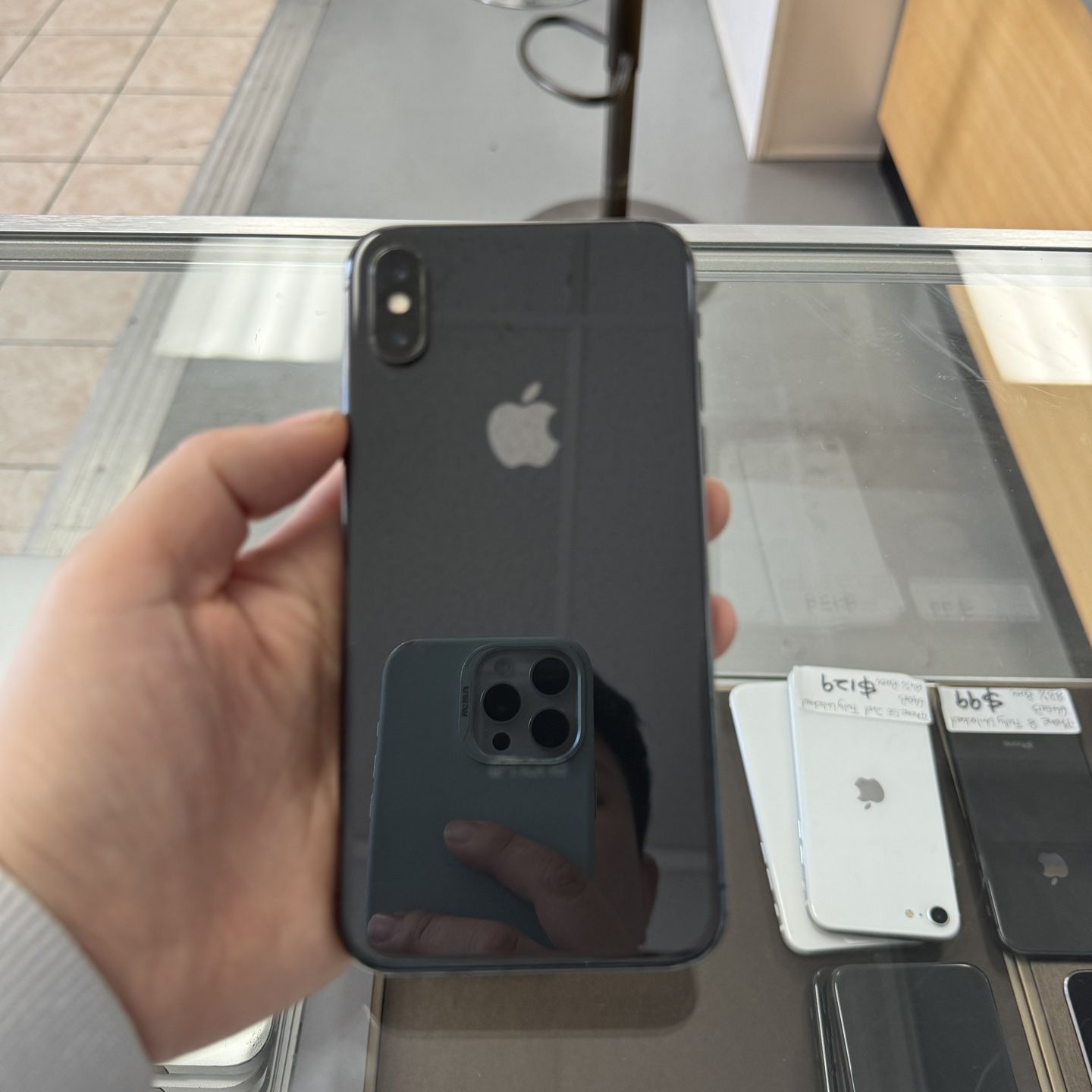 iPhone X 256GB Fully Unlocked Any Carrier 