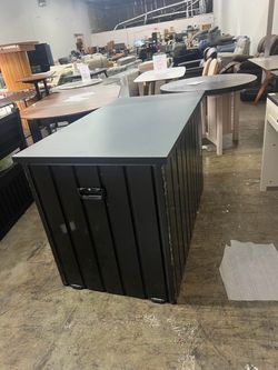 200 Gal. Dark Gray Outdoor Metal Deck Box with Lockable Lid **MISSING HYDRAULIC ROD**