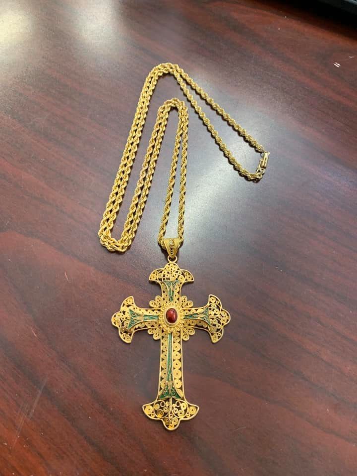 18KT GOLD rope chain and cross pendant