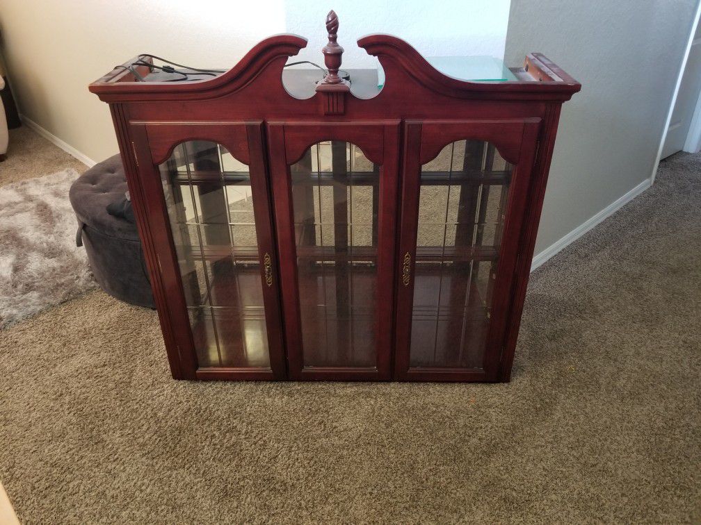 China cabinet hutch with glass shelves