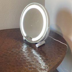 Beauty Mirror with front light 