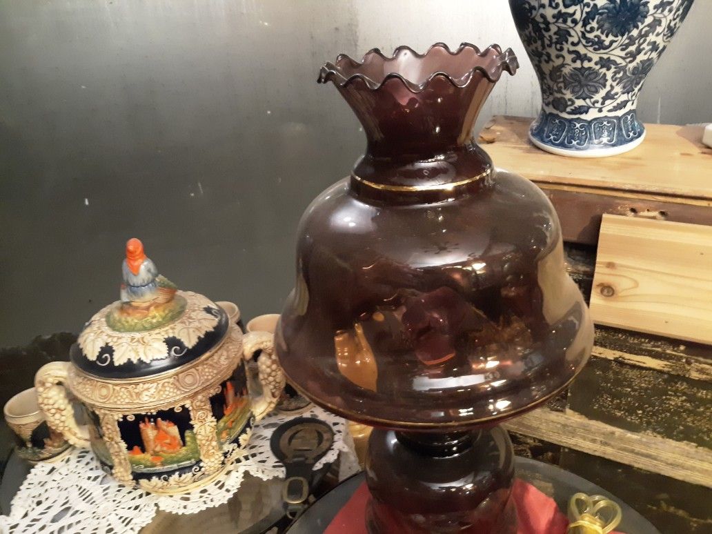 Purple gone with the wind lamp at C&G's ANTIQUES 1810 HEWITT AVE. EVERETT,WA 98201