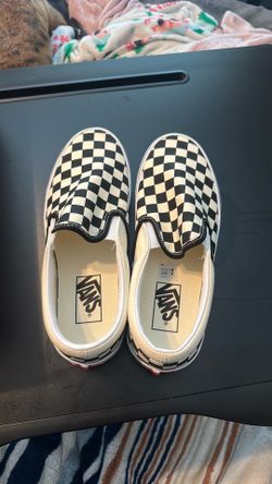 Can checkered slip ons