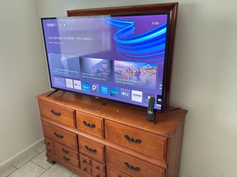 55 inch 4k Xumo Smart TV with Remote