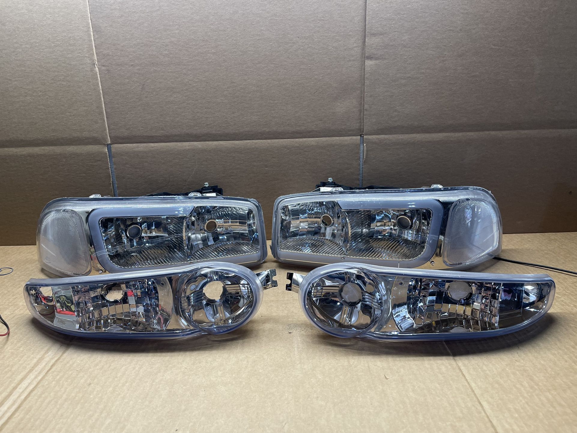 #146 2000-2007 GMC Yukon Sierra 1500 Chromed LED Headlight Set