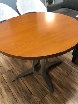 Round Table