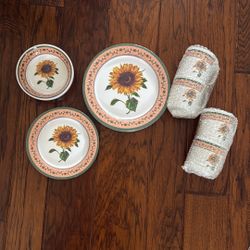 Sturdy Plastic Set Of 4 Sunflower 🌻 Dinnerware