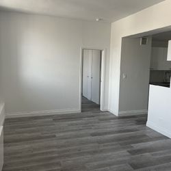 *(NO BROKER &AMENITY FEE) 34th And 6th Ave 2Roommates